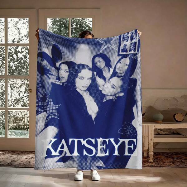 1PC KATSEYE Y2K Photo Collage Flannel Throw Blanket 50"X60" (Multiple Sizes) - Scrapbook Style Fan Art With Member Portraits & Names, Tapestry Wall Hanging,Perfect KATSEEY Fan Gift, Room Decor, Perfect For Sofa, Bed, Office -280gsm